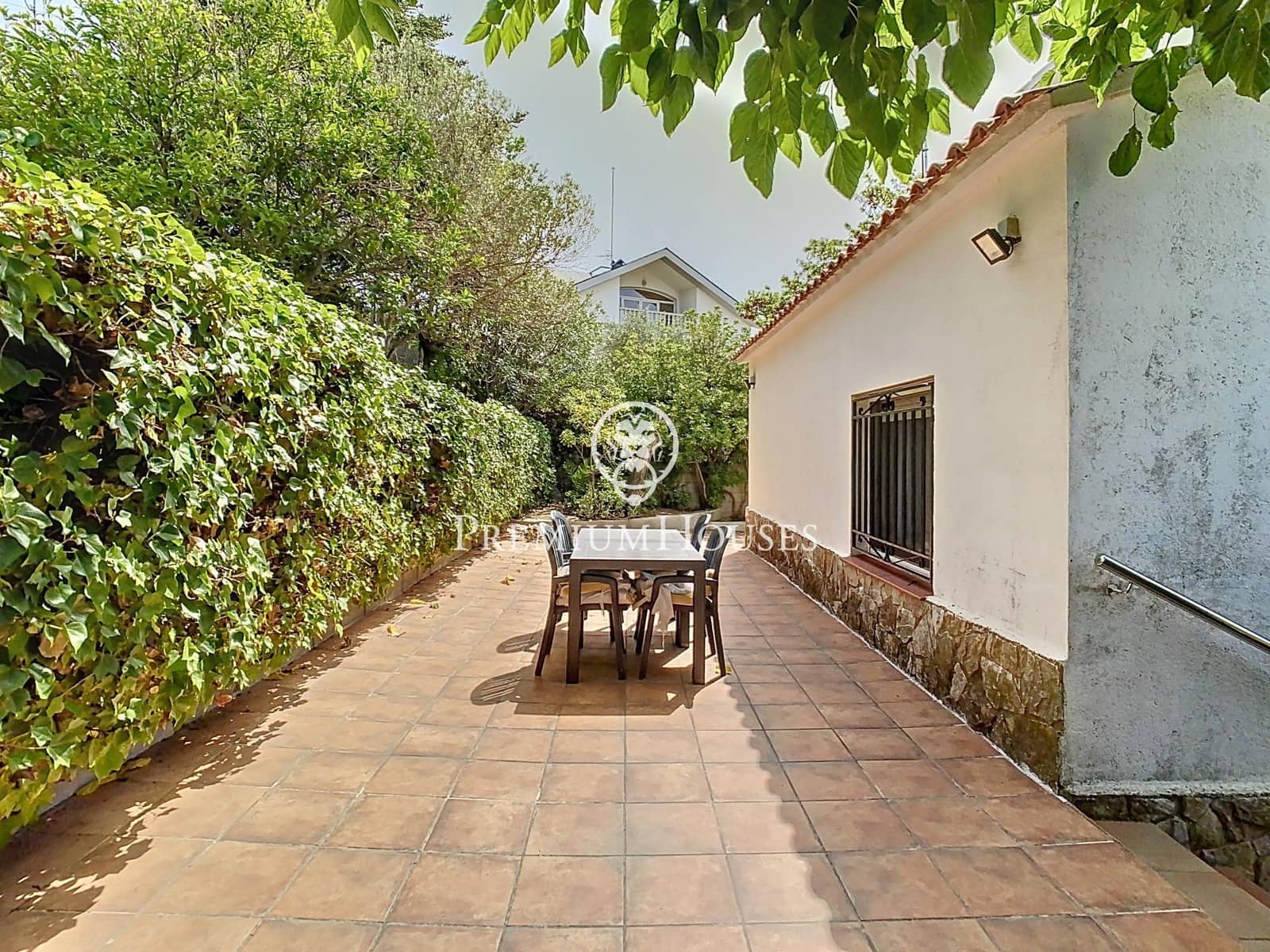 4 chambre Villa/Maison à vendre à Santa Susanna avec piscine - 360 000 € (Ref: 9205005)