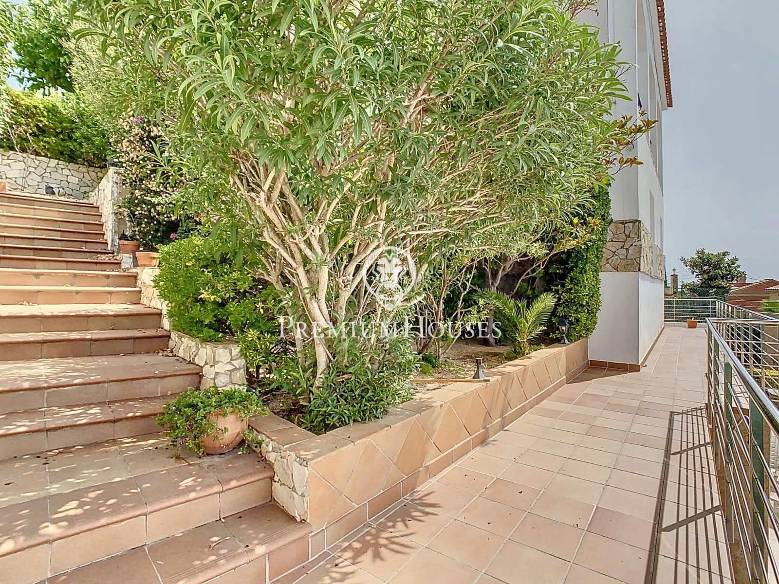 4 chambre Villa/Maison à vendre à Santa Susanna avec piscine - 360 000 € (Ref: 9205005)