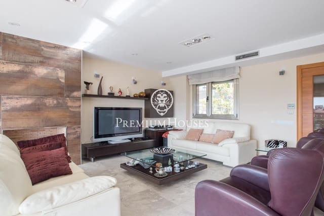 5 soverom Villa til salgs i Sant Vicenç de Montalt med svømmebasseng garasje - € 1 215 000 (Ref: 9205006)