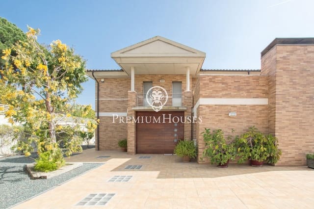 5 soverom Villa til salgs i Sant Vicenç de Montalt med svømmebasseng garasje - € 1 215 000 (Ref: 9205006)