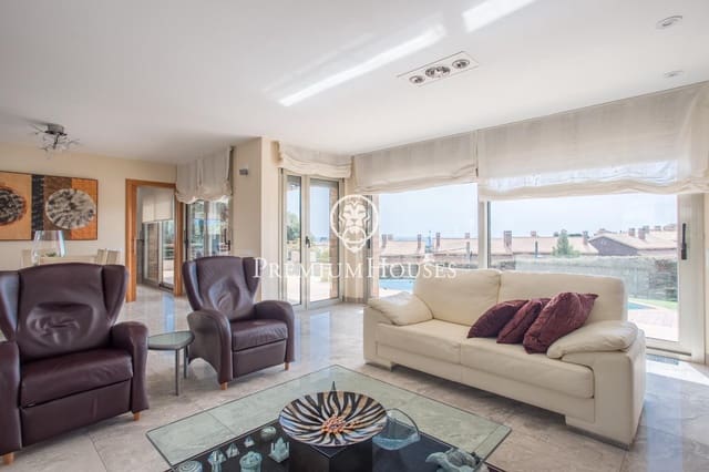 5 soverom Villa til salgs i Sant Vicenç de Montalt med svømmebasseng garasje - € 1 215 000 (Ref: 9205006)