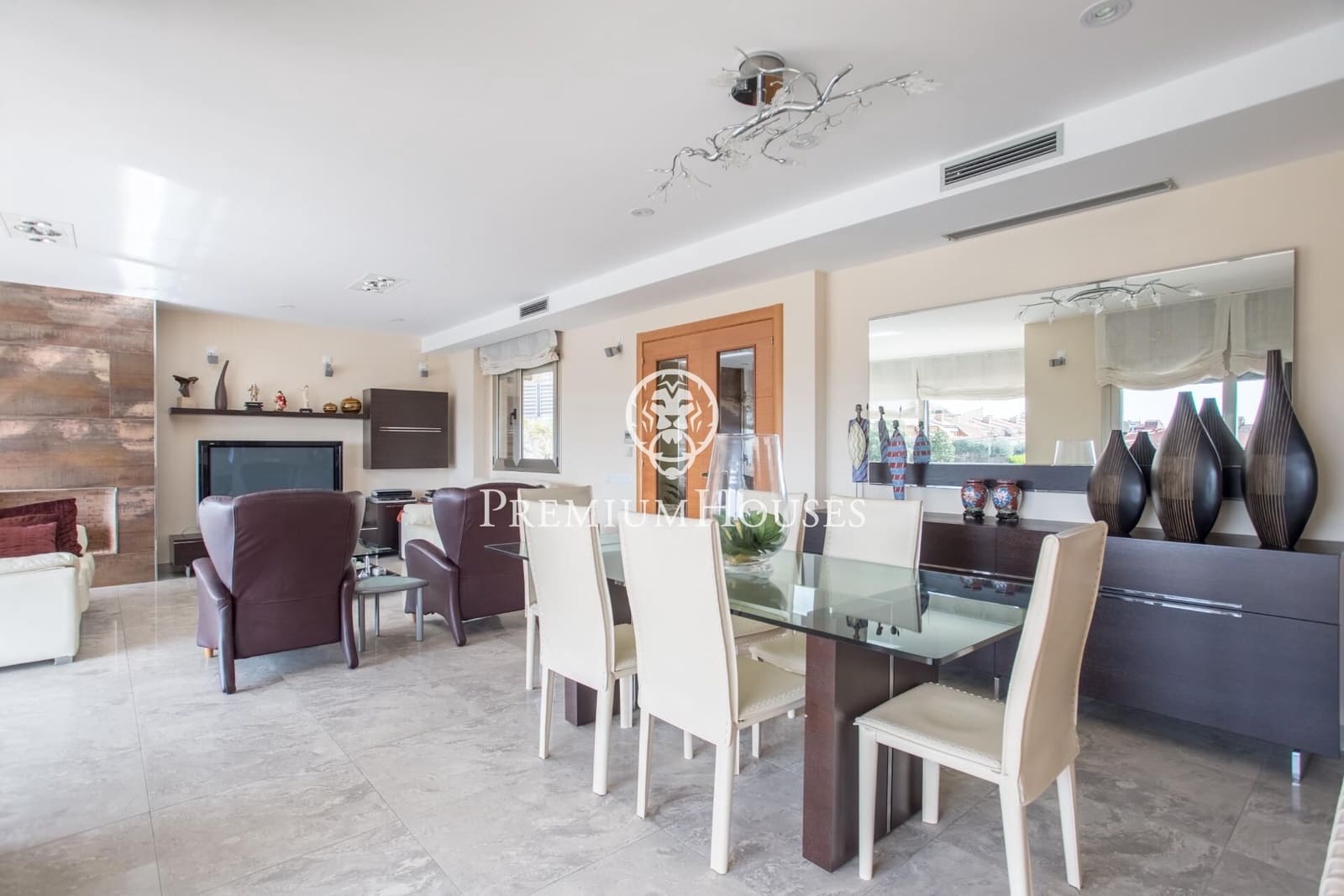 5 slaapkamer Villa te koop in Sant Vicenc de Montalt met zwembad garage - € 1.215.000 (Ref: 9205006)