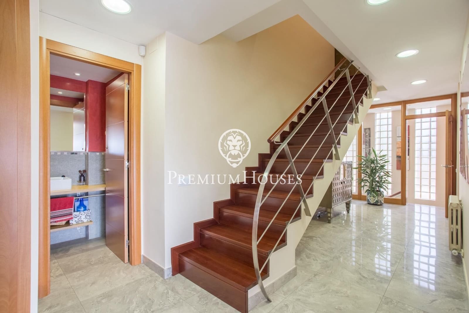 5 slaapkamer Villa te koop in Sant Vicenc de Montalt met zwembad garage - € 1.215.000 (Ref: 9205006)