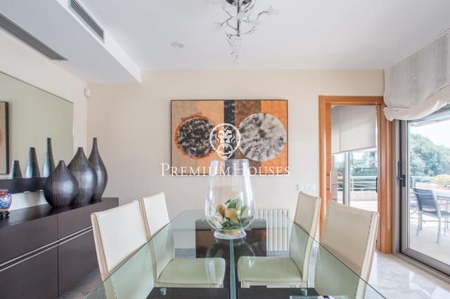 5 soveværelse Villa til salg i Sant Vicenç de Montalt med swimmingpool garage - € 1.215.000 (Ref: 9205006)