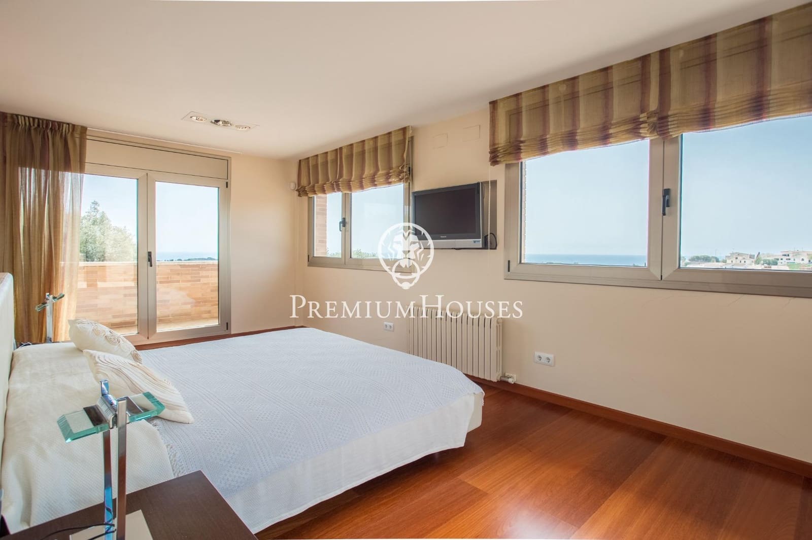 5 slaapkamer Villa te koop in Sant Vicenc de Montalt met zwembad garage - € 1.215.000 (Ref: 9205006)