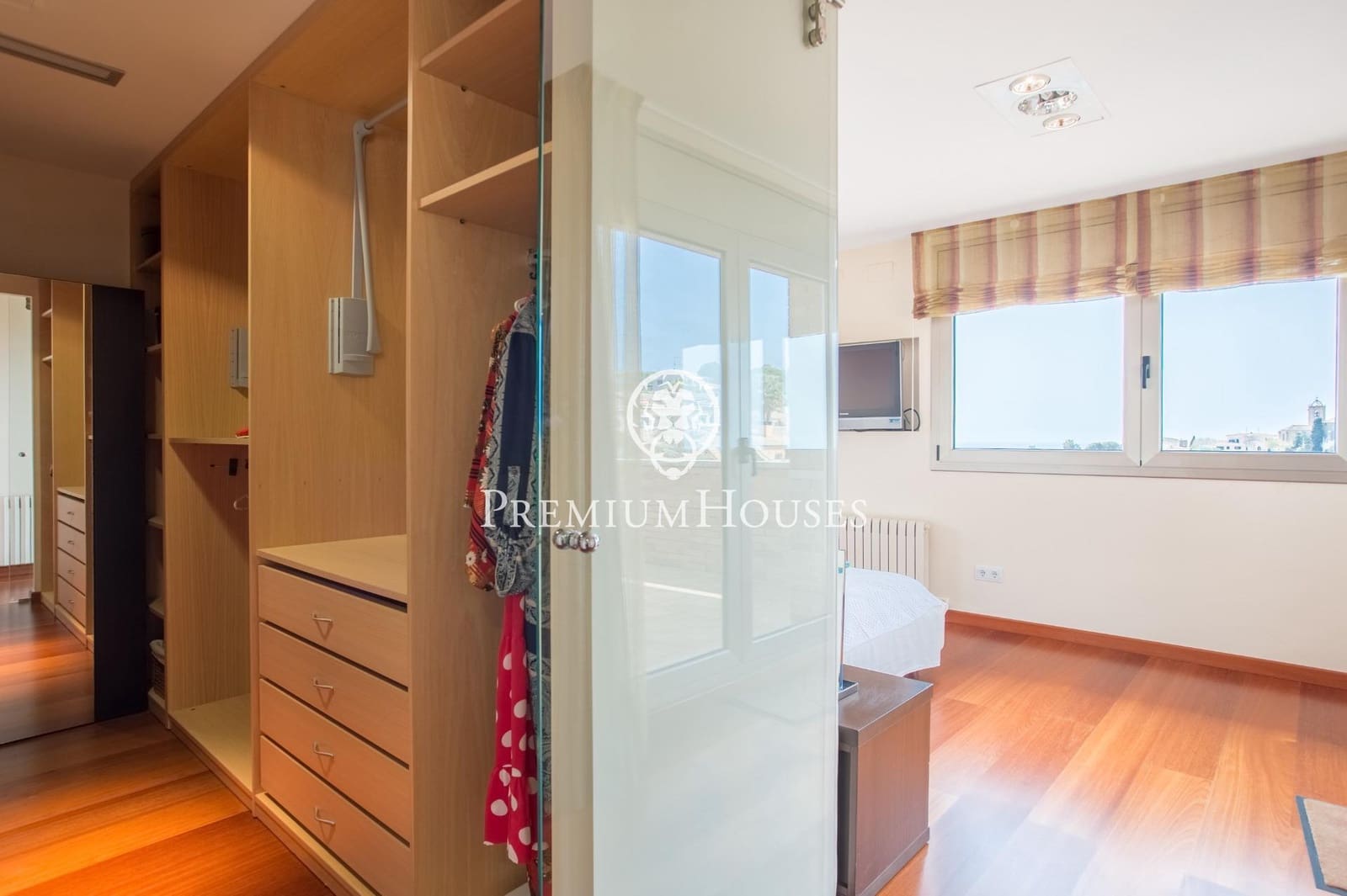 5 slaapkamer Villa te koop in Sant Vicenc de Montalt met zwembad garage - € 1.215.000 (Ref: 9205006)