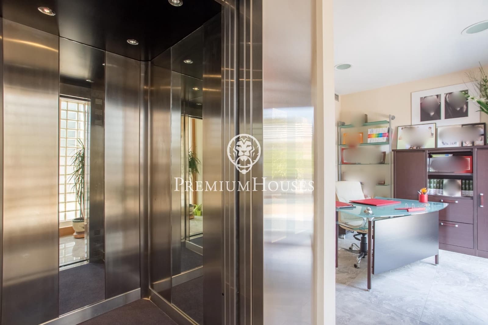 5 slaapkamer Villa te koop in Sant Vicenc de Montalt met zwembad garage - € 1.215.000 (Ref: 9205006)