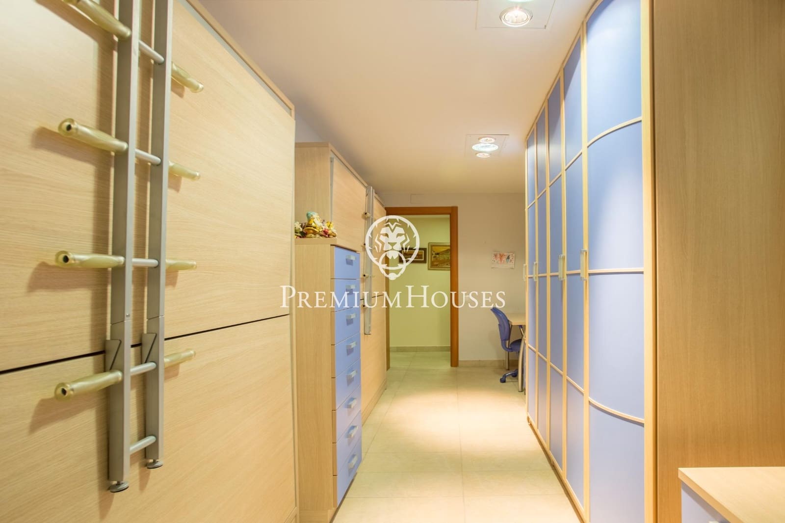 5 slaapkamer Villa te koop in Sant Vicenc de Montalt met zwembad garage - € 1.215.000 (Ref: 9205006)