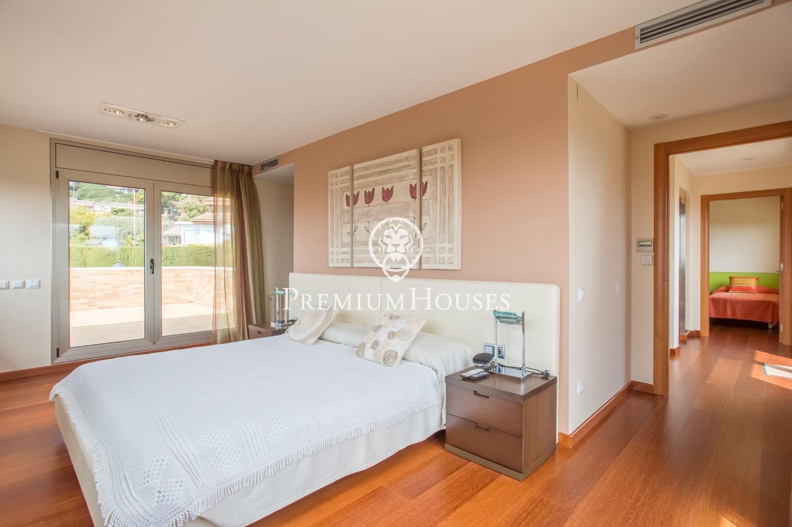 5 slaapkamer Villa te koop in Sant Vicenc de Montalt met zwembad garage - € 1.215.000 (Ref: 9205006)