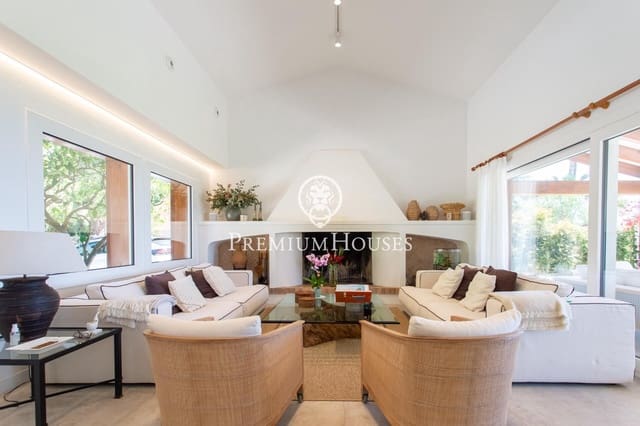 9 bedroom Villa for rent in Sant Andreu de Llavaneres with pool garage - € 15,000 (Ref: 9205011)