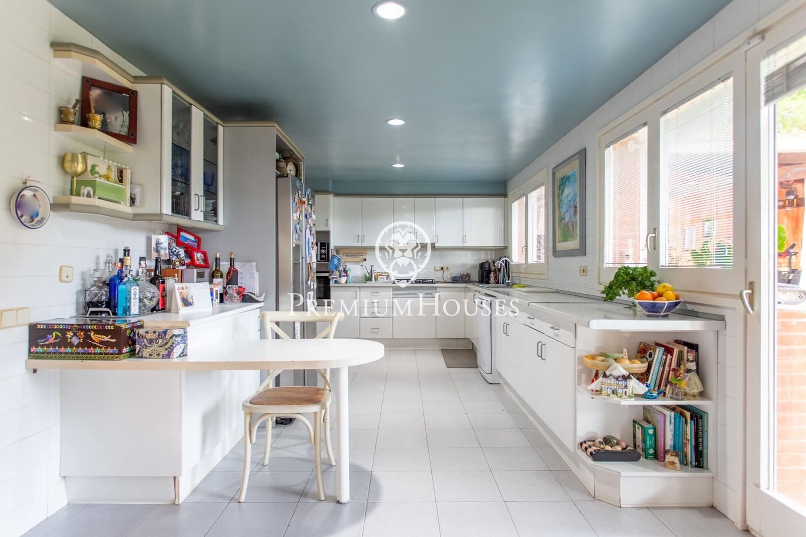 5 sypialnia Willa na sprzedaż w Sant Vicenc de Montalt z basenem garażem - 1 200 000 € (Ref: 9205012)