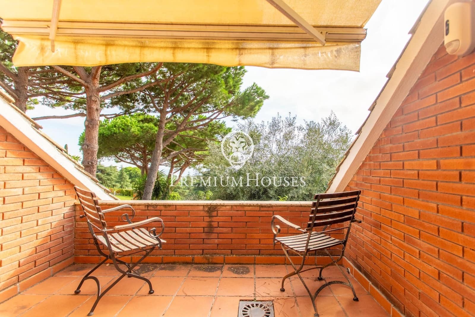 5 sypialnia Willa na sprzedaż w Sant Vicenc de Montalt z basenem garażem - 1 200 000 € (Ref: 9205012)