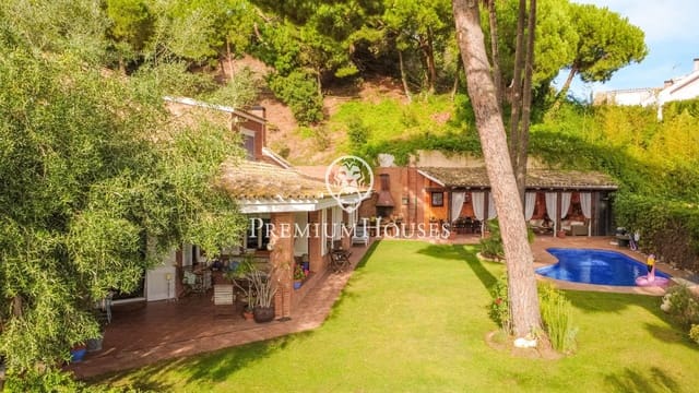 5 bedroom Villa for sale in Sant Vicenç de Montalt with pool garage - € 1,200,000 (Ref: 9205012)