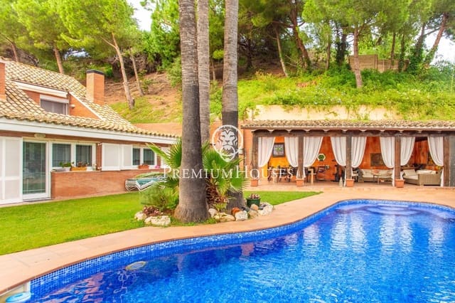 5 bedroom Villa for sale in Sant Vicenç de Montalt with pool garage - € 1,200,000 (Ref: 9205012)