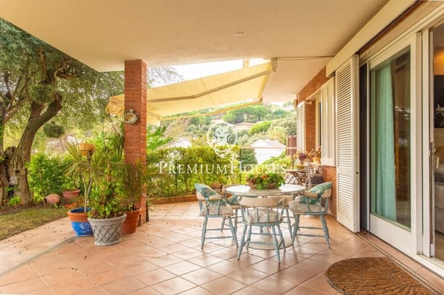 5 quarto Moradia para venda em Sant Vicenç de Montalt com piscina garagem - 1 200 000 € (Ref: 9205012)