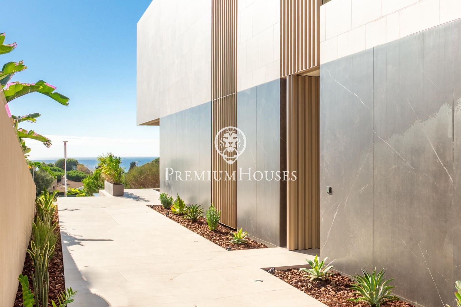 6 soveværelse Villa til salg i Teia med swimmingpool - € 4.900.000 (Ref: 9205015)