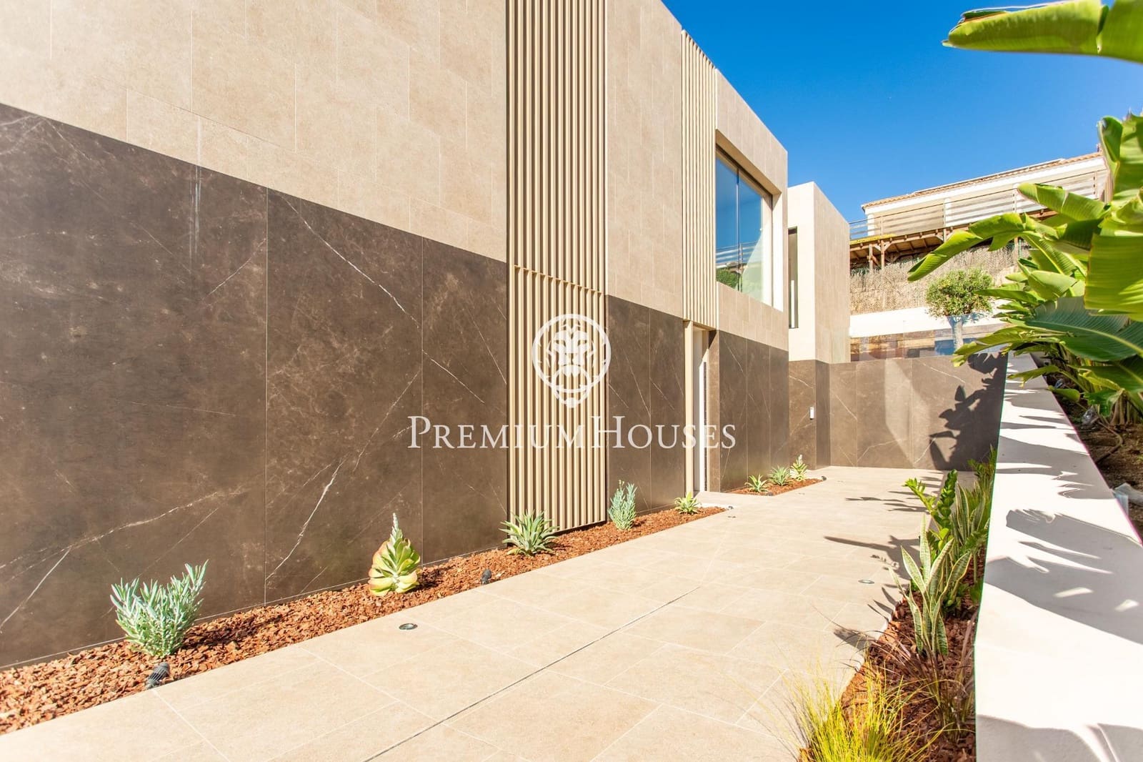 6 bedroom Villa for sale in Teia with pool - € 4,900,000 (Ref: 9205015)