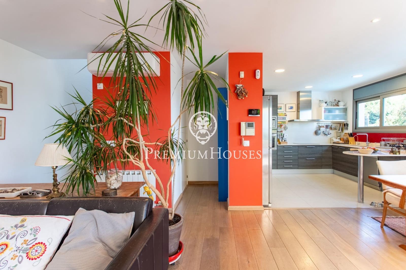 4 slaapkamer Villa te koop in Sant Cebria de Vallalta met zwembad garage - € 680.000 (Ref: 9205018)