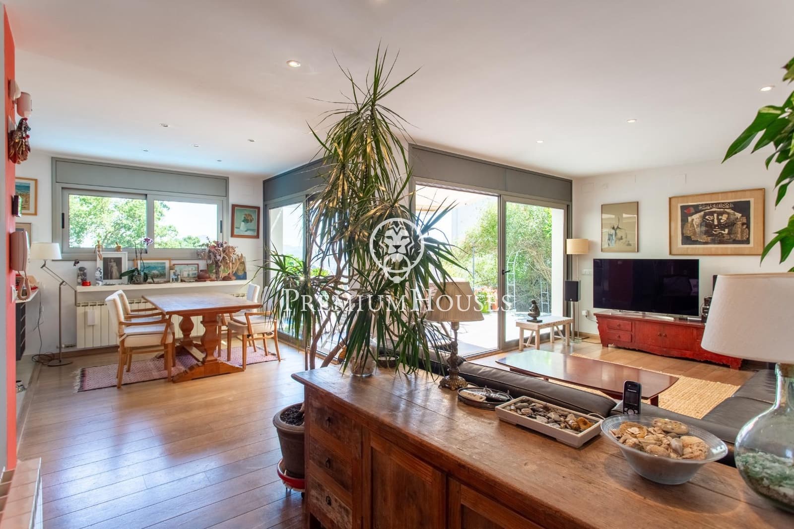 4 slaapkamer Villa te koop in Sant Cebria de Vallalta met zwembad garage - € 680.000 (Ref: 9205018)