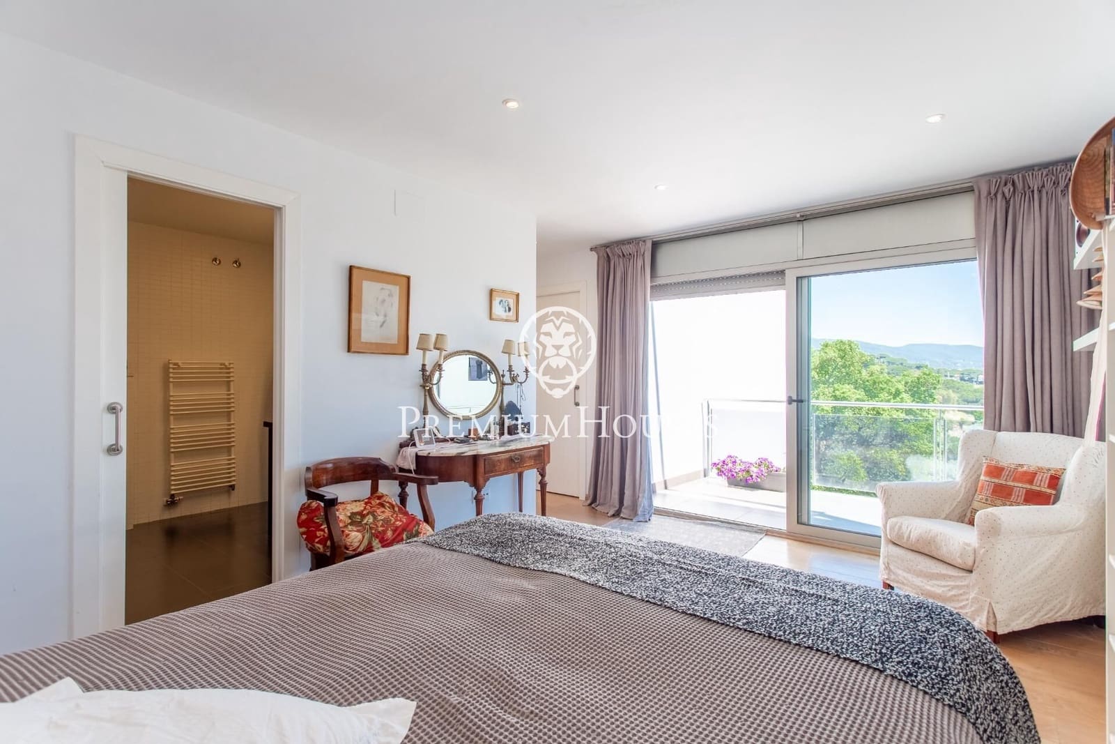 4 slaapkamer Villa te koop in Sant Cebria de Vallalta met zwembad garage - € 680.000 (Ref: 9205018)