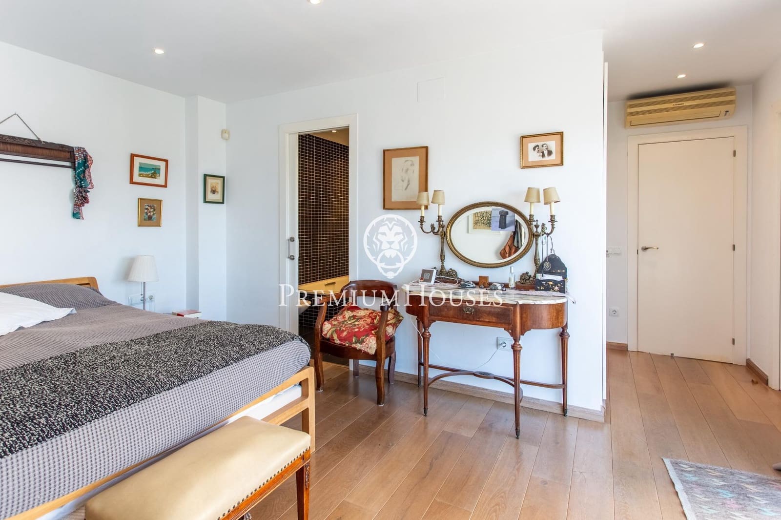 4 slaapkamer Villa te koop in Sant Cebria de Vallalta met zwembad garage - € 680.000 (Ref: 9205018)