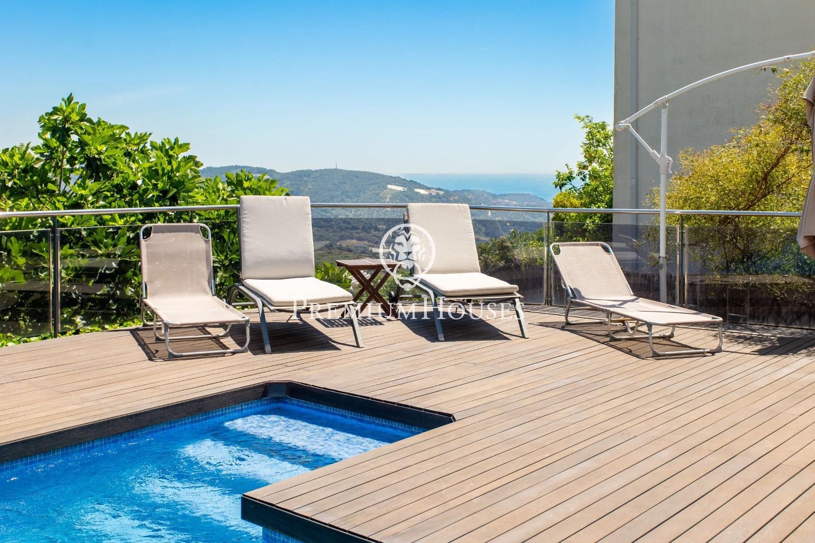 4 slaapkamer Villa te koop in Sant Cebria de Vallalta met zwembad garage - € 680.000 (Ref: 9205018)