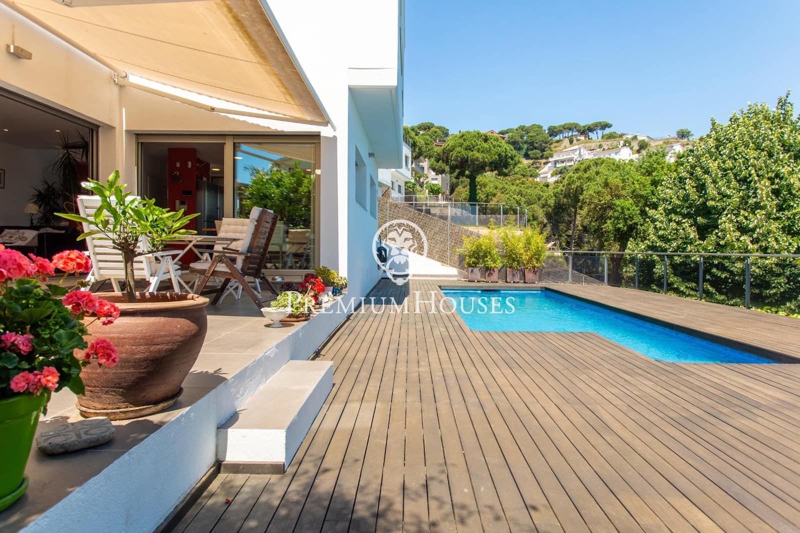 4 slaapkamer Villa te koop in Sant Cebria de Vallalta met zwembad garage - € 680.000 (Ref: 9205018)