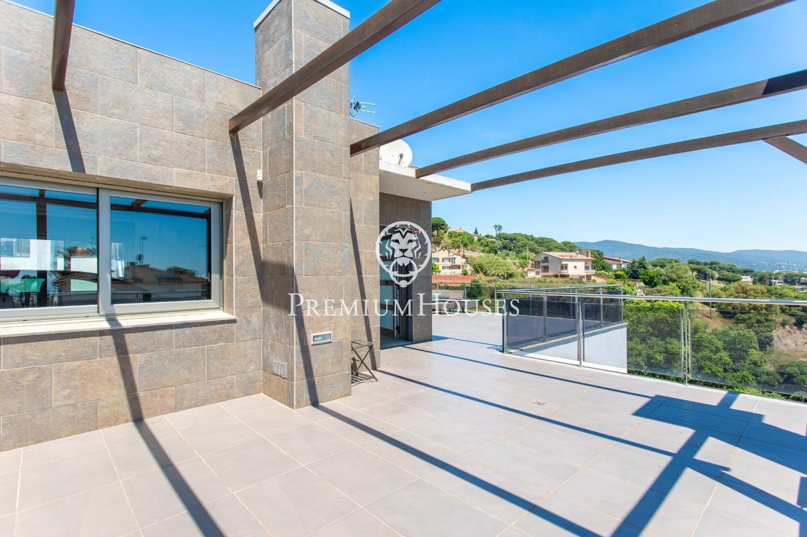 4 bedroom Villa for sale in Sant Cebria de Vallalta with pool garage - € 680,000 (Ref: 9205018)