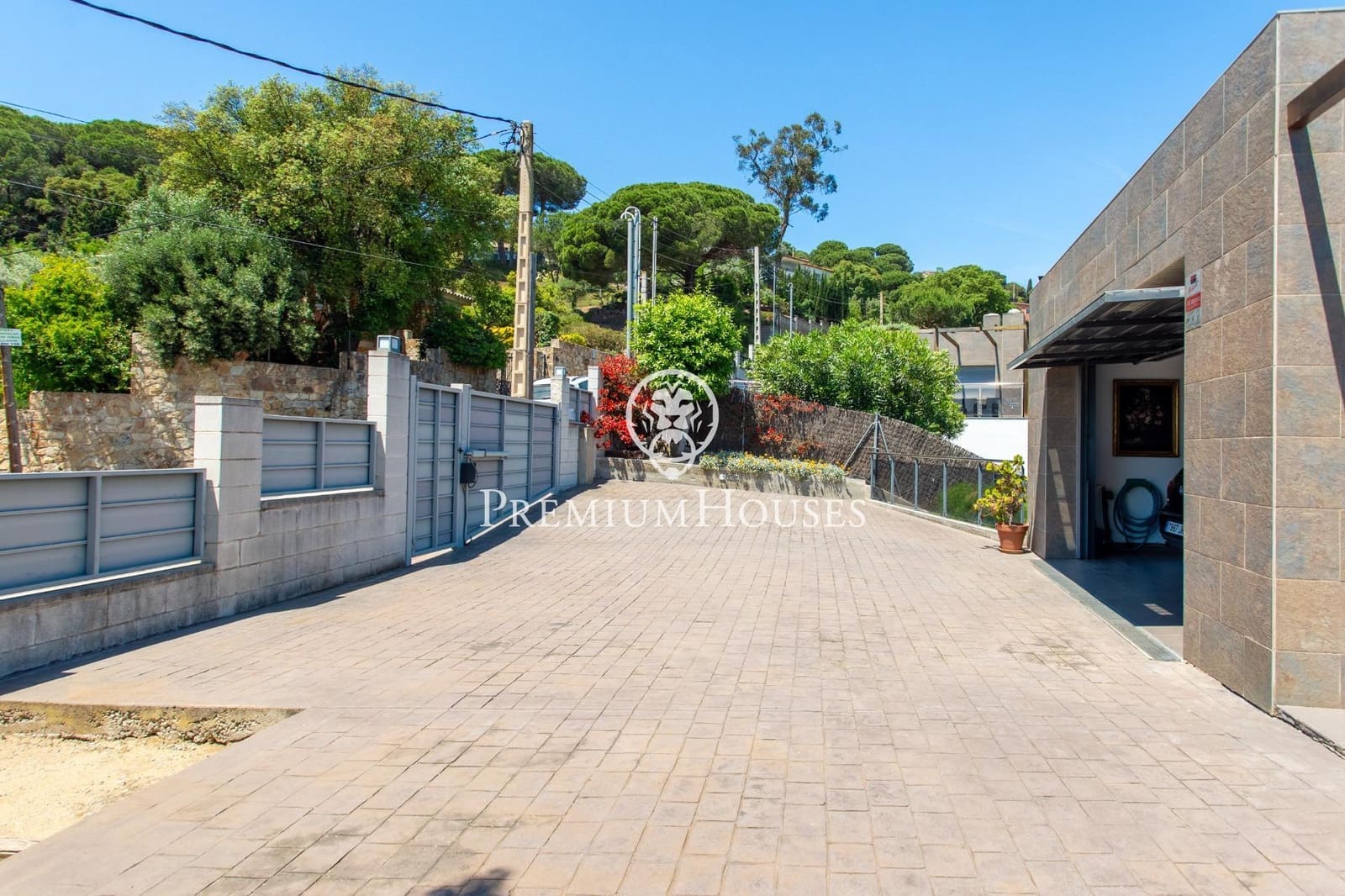 4 bedroom Villa for sale in Sant Cebria de Vallalta with pool garage - € 680,000 (Ref: 9205018)