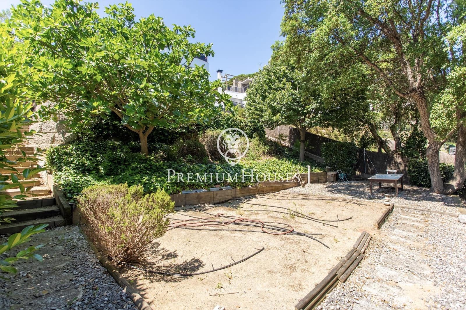 4 bedroom Villa for sale in Sant Cebria de Vallalta with pool garage - € 680,000 (Ref: 9205018)