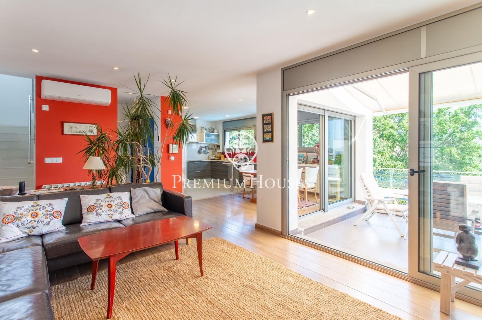 4 Zimmer Villa zu verkaufen in Sant Cebria de Vallalta mit Pool Garage - 680.000 € (Ref: 9205018)