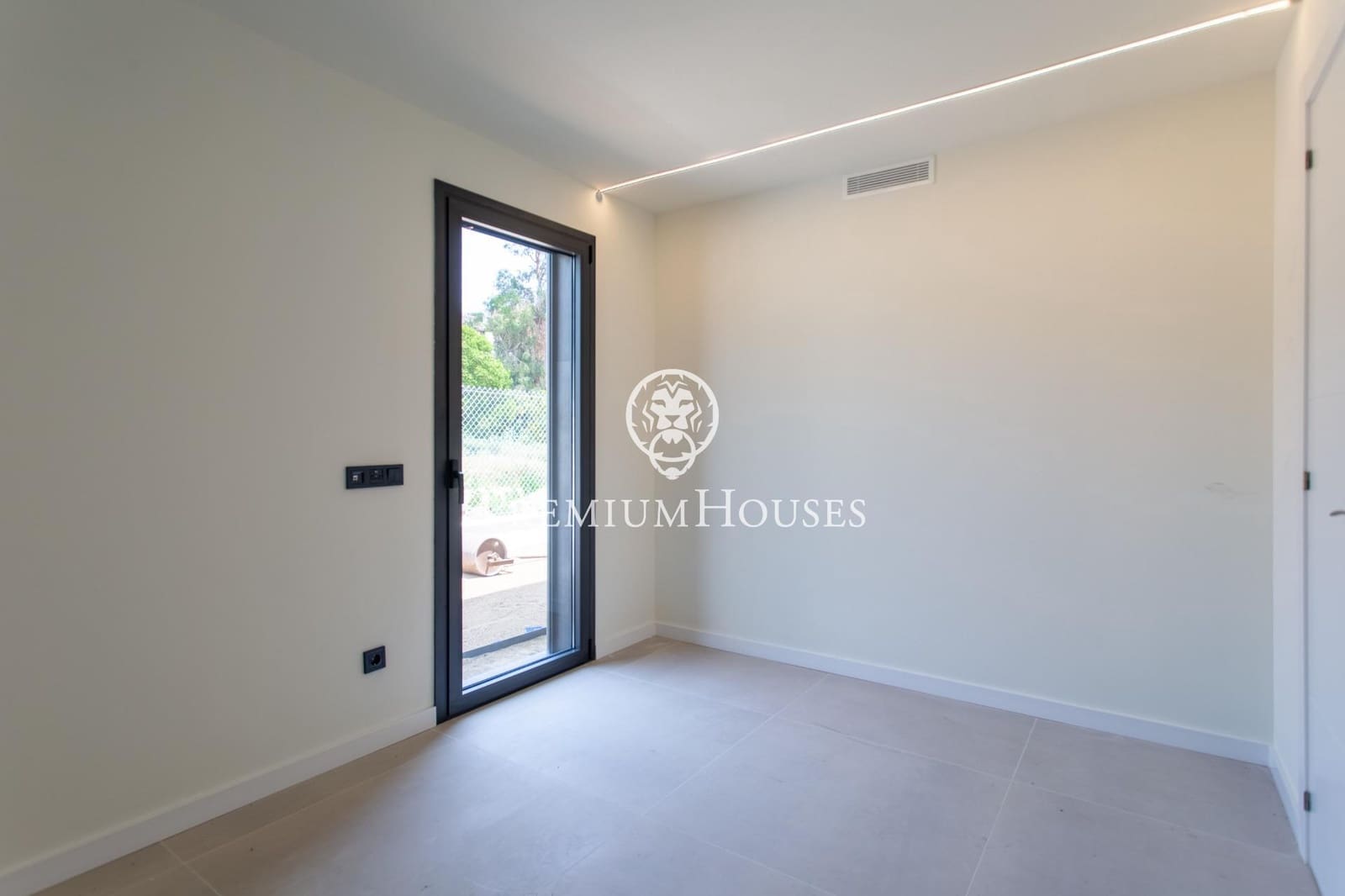 4 soverom Villa til salgs i Teia med svømmebasseng garasje - € 1 100 000 (Ref: 9205023)