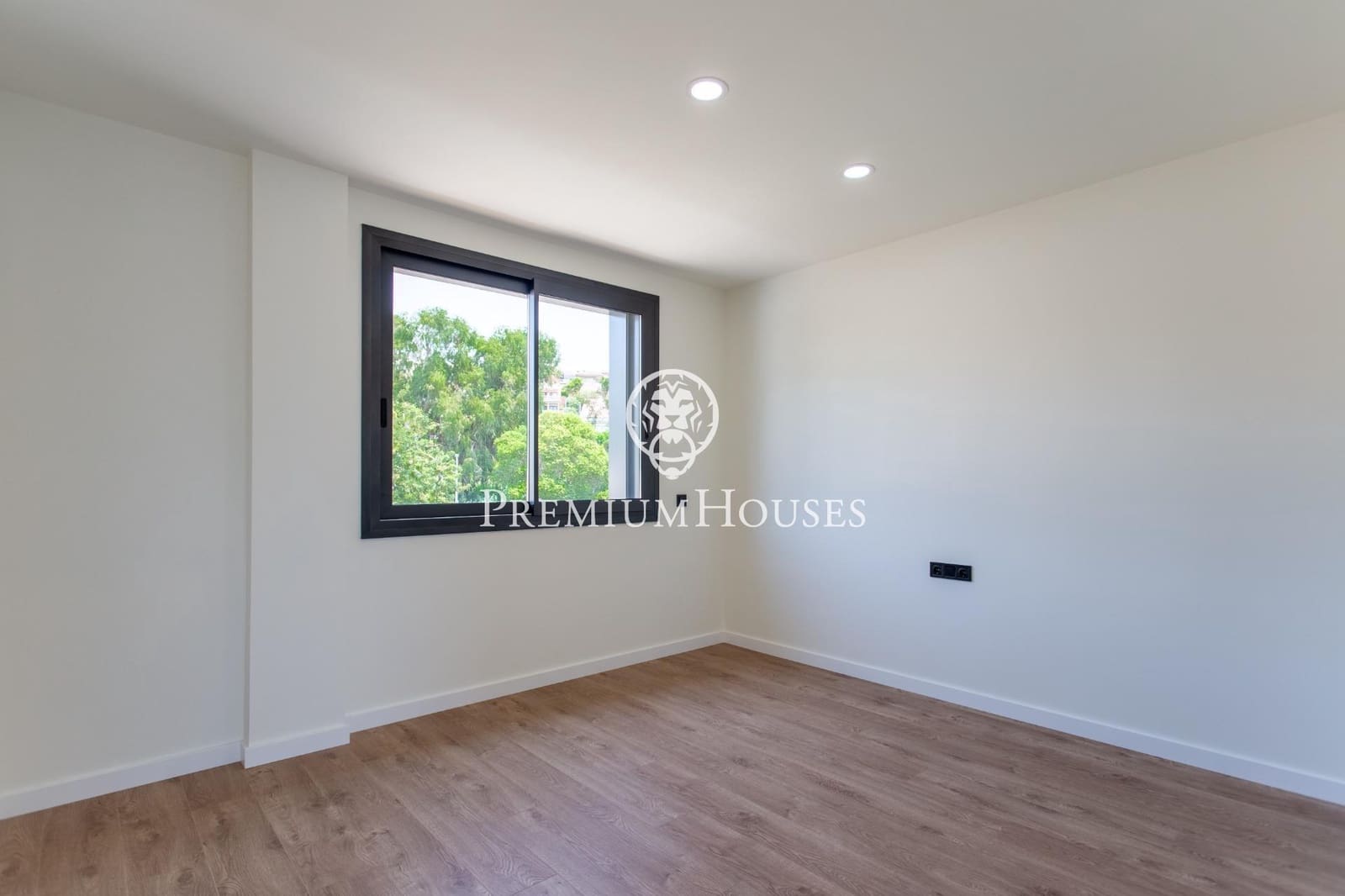 4 soverom Villa til salgs i Teia med svømmebasseng garasje - € 1 100 000 (Ref: 9205023)