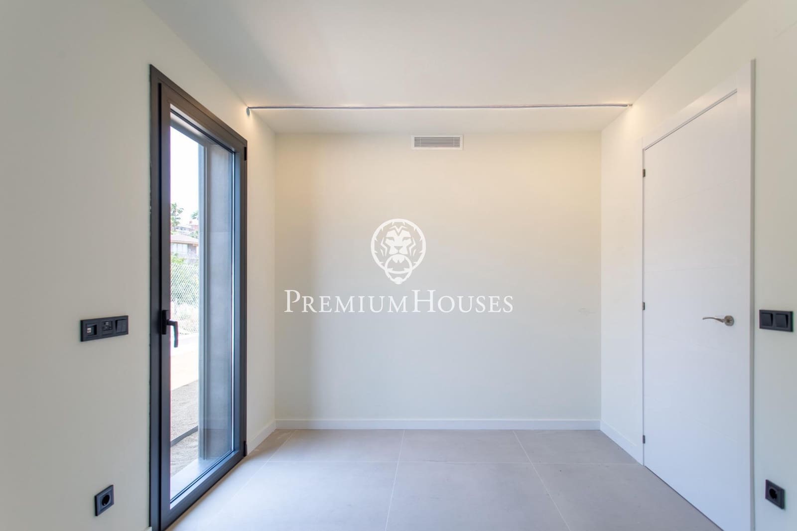 4 soverom Villa til salgs i Teia med svømmebasseng garasje - € 1 100 000 (Ref: 9205023)