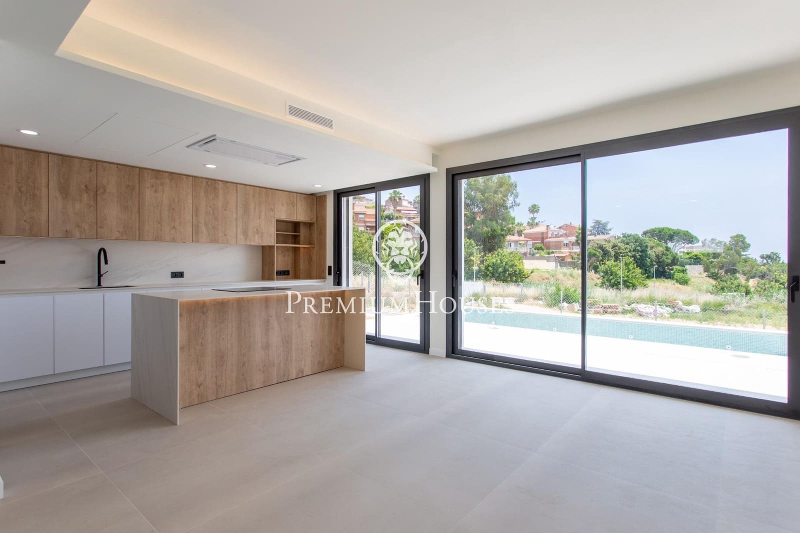 4 soveværelse Villa til salg i Teia med swimmingpool garage - € 1.100.000 (Ref: 9205023)