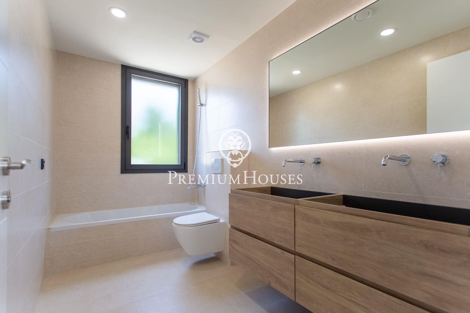 4 soveværelse Villa til salg i Teia med swimmingpool garage - € 1.100.000 (Ref: 9205023)