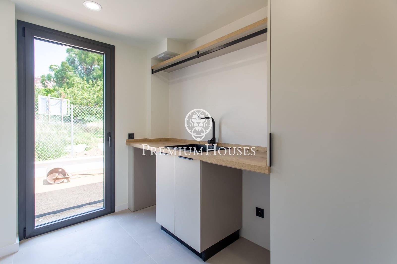 4 soveværelse Villa til salg i Teia med swimmingpool garage - € 1.100.000 (Ref: 9205023)