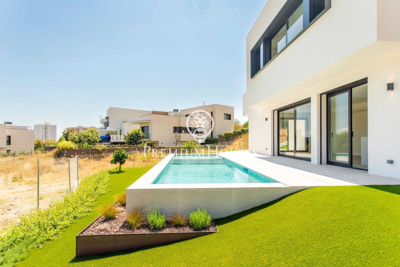 4 soveværelse Villa til salg i Teia med swimmingpool garage - € 1.100.000 (Ref: 9205023)