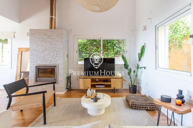 4 quarto Moradia para venda em Sant Cebrià de Vallalta com piscina - 498 000 € (Ref: 9205025)