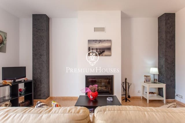 3 makuuhuone Omakotitalo myytävänä paikassa Mataró mukana 
autotalli - 565 000 € (Ref: 9205026)