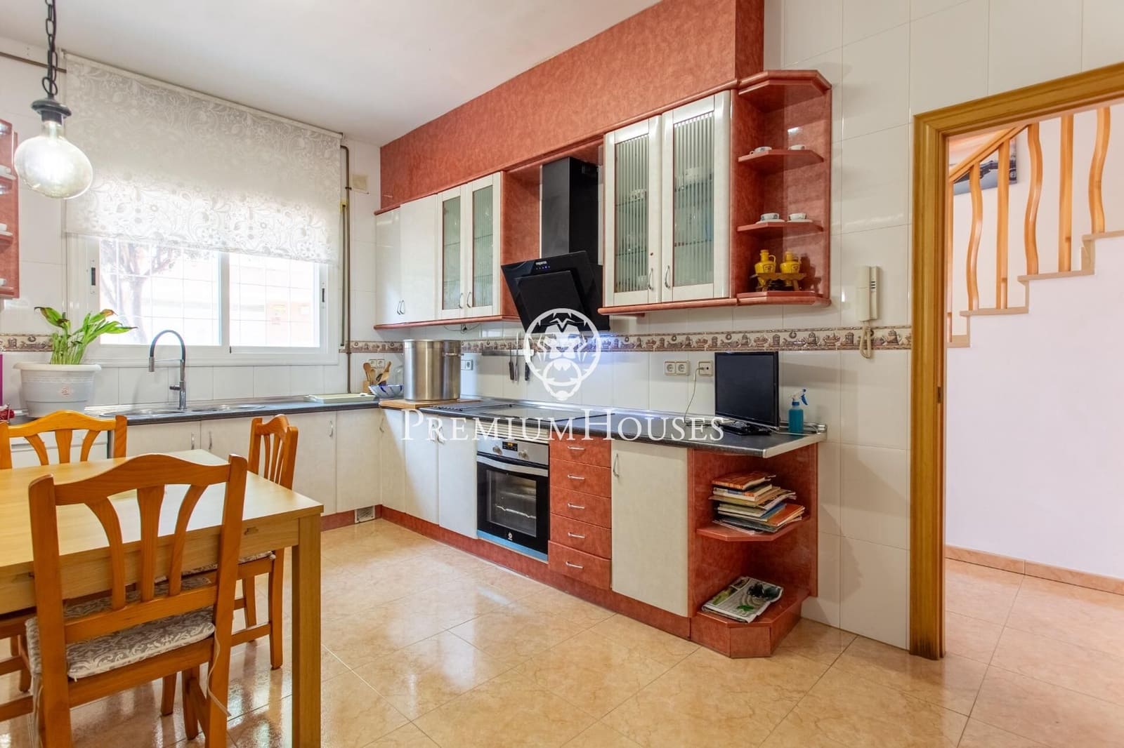 3 soveværelse Byhus til salg i Mataro med garage - € 565.000 (Ref: 9205026)