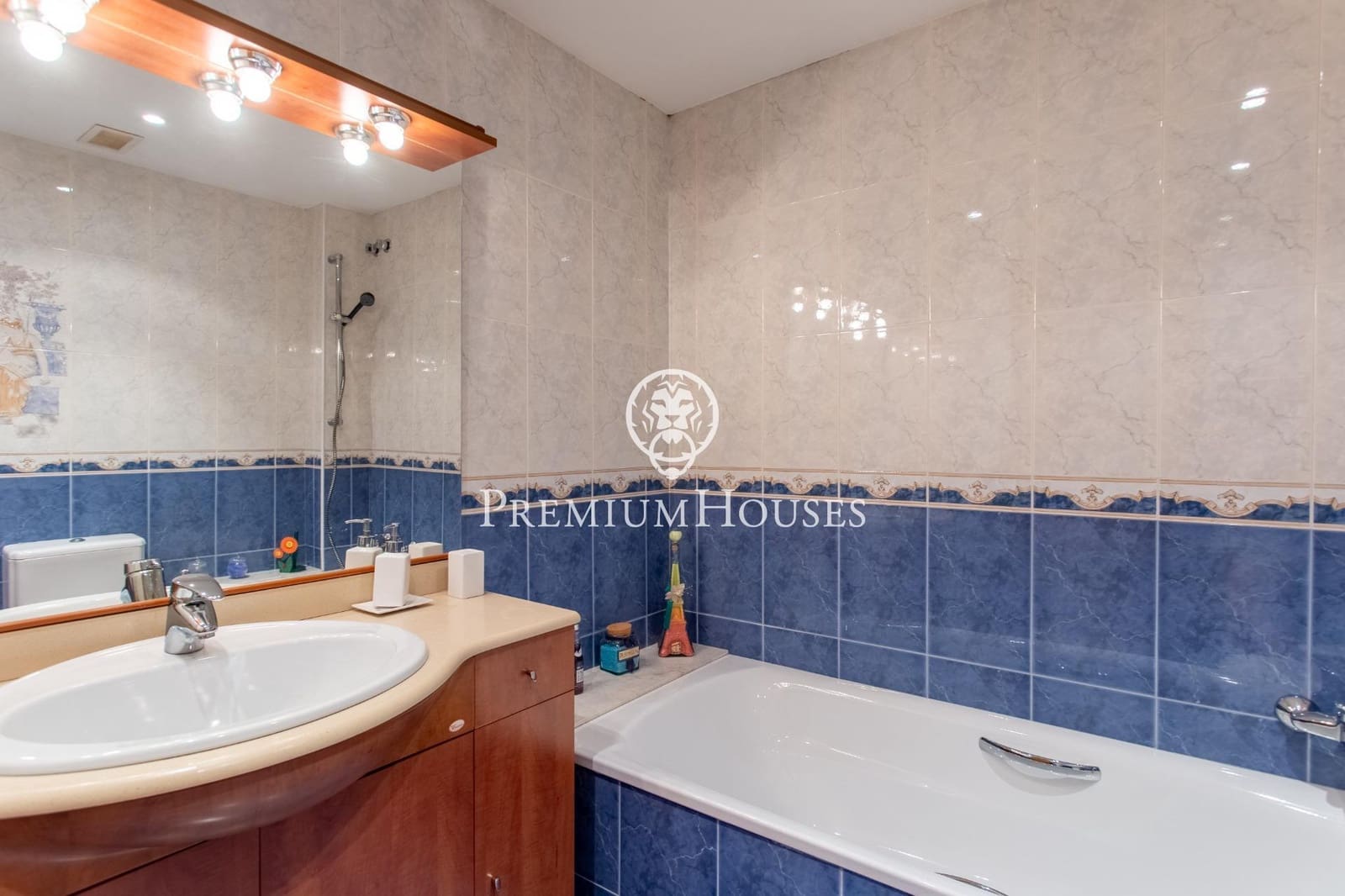 3 soveværelse Byhus til salg i Mataro med garage - € 565.000 (Ref: 9205026)