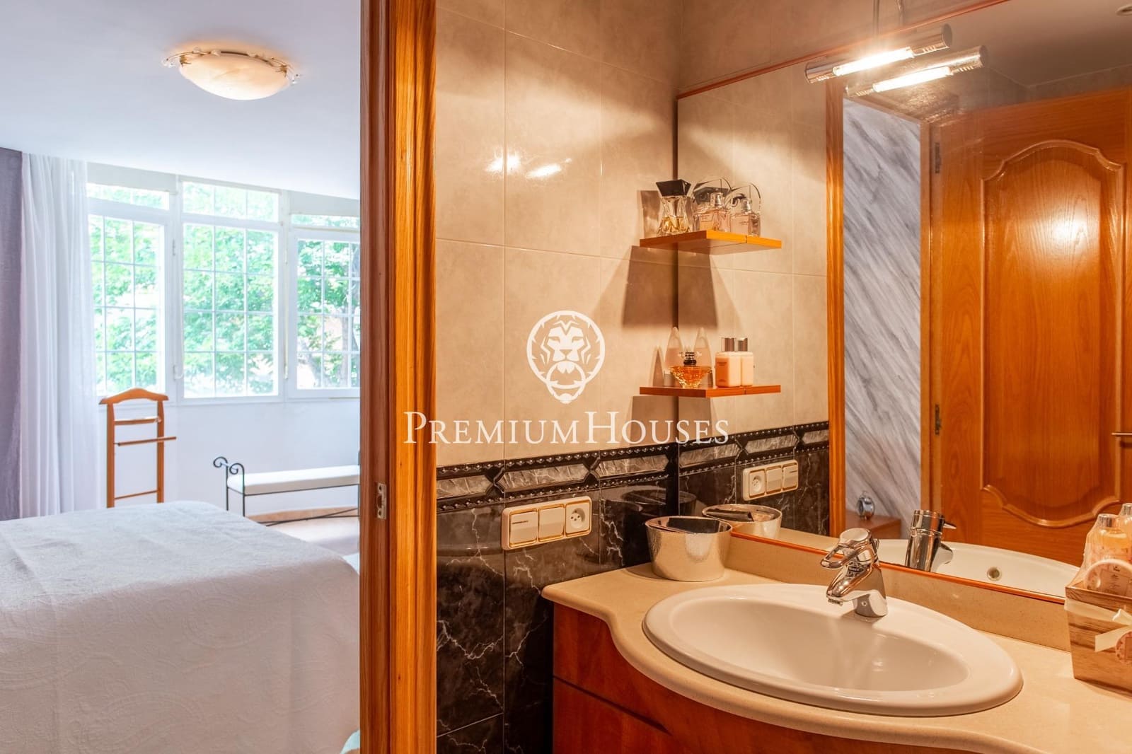 3 soveværelse Byhus til salg i Mataro med garage - € 565.000 (Ref: 9205026)