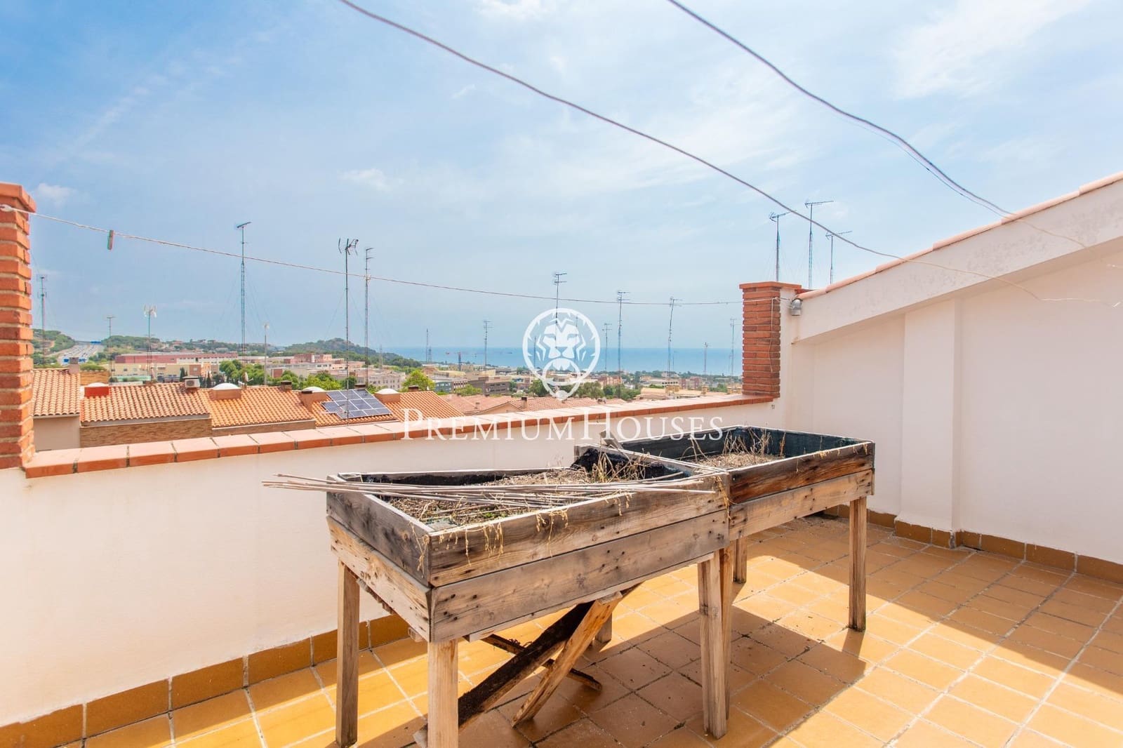 3 soveværelse Byhus til salg i Mataro med garage - € 565.000 (Ref: 9205026)