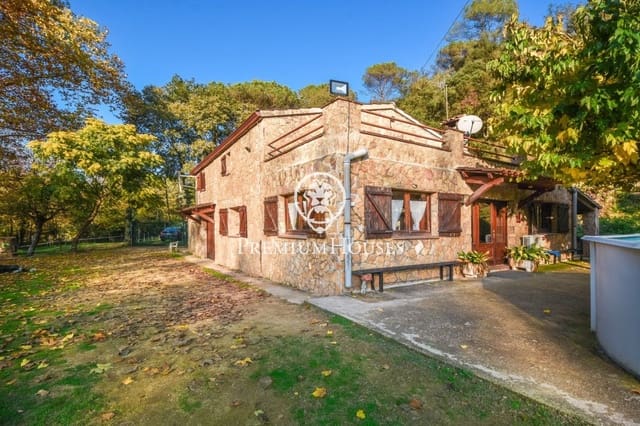 4 soveværelse Finca/Landehus til salg i Fogars de la Selva med garage - € 395.000 (Ref: 9205032)