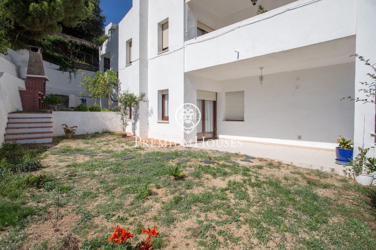 6 soverom Villa til salgs i Alella med garasje - € 995 000 (Ref: 9205040)