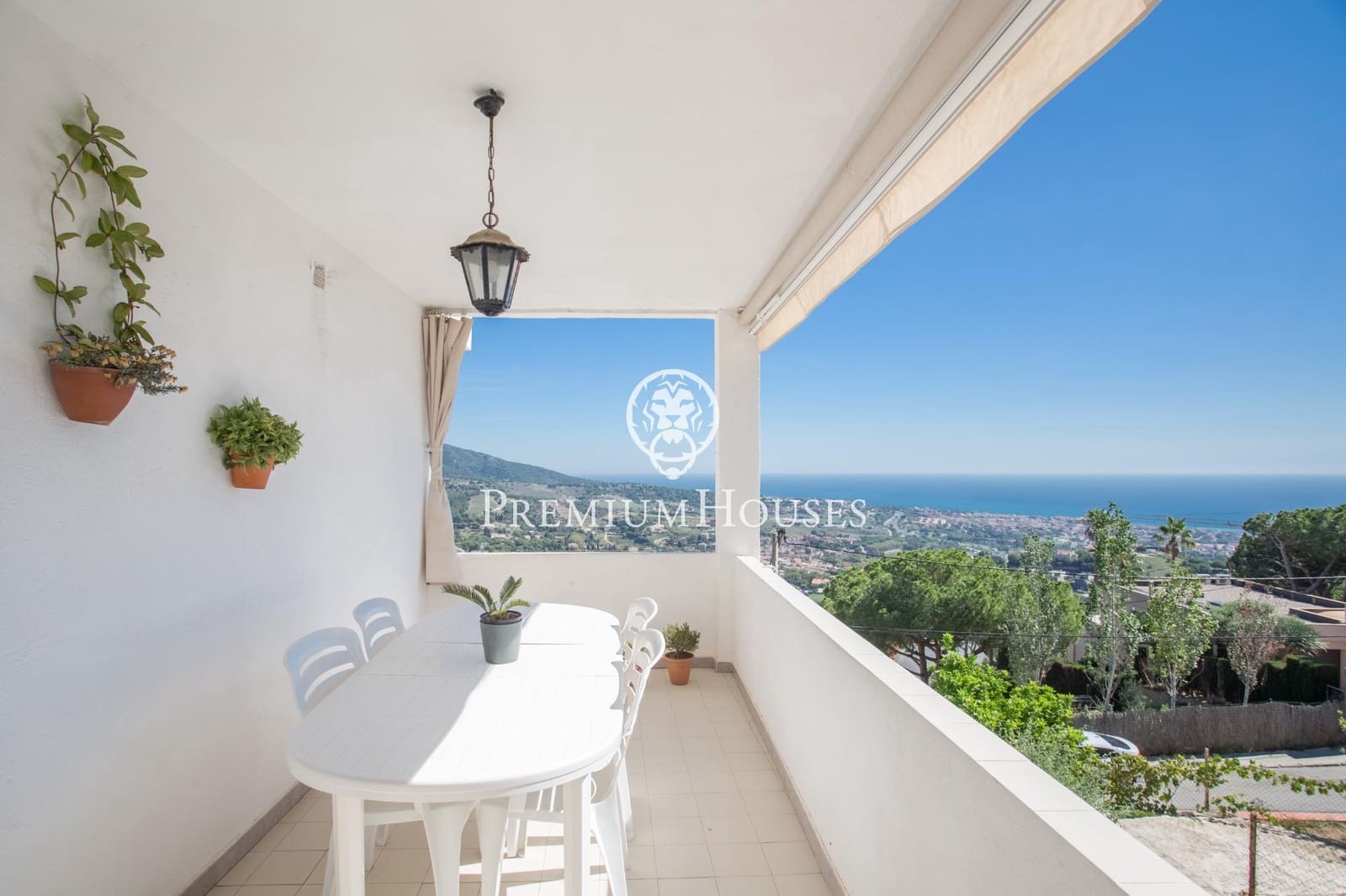 6 soverom Villa til salgs i Alella med garasje - € 995 000 (Ref: 9205040)