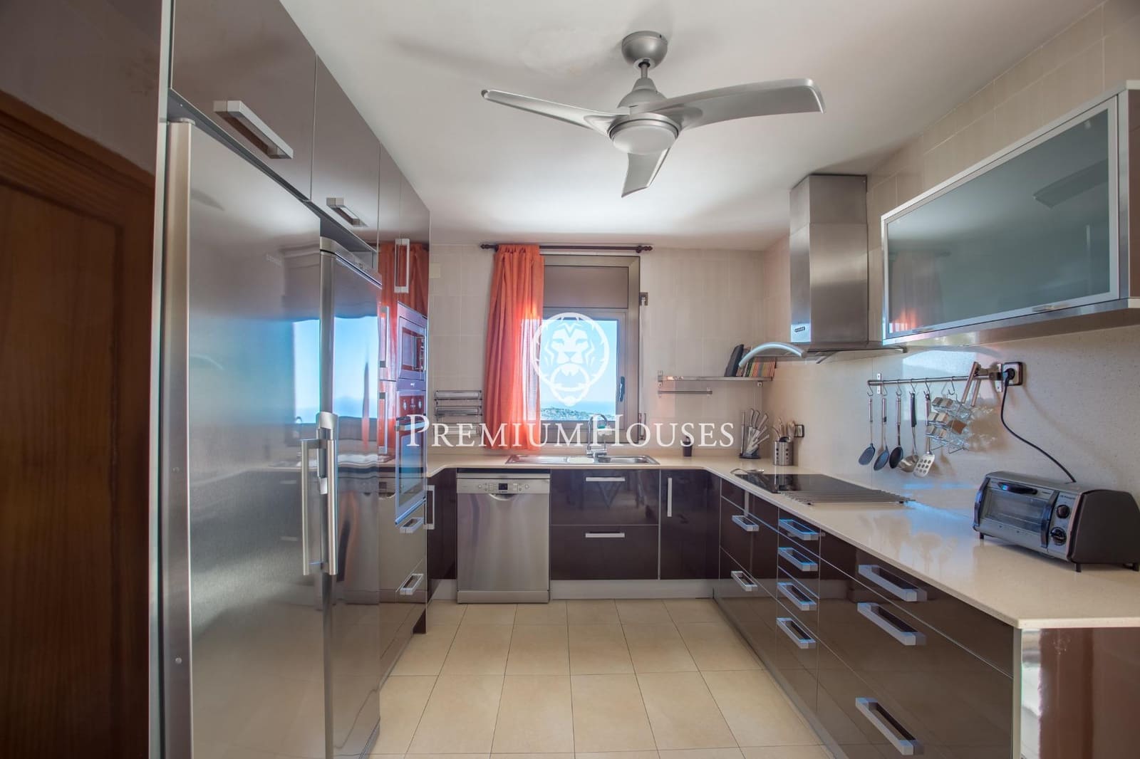 6 soverom Villa til salgs i Alella med garasje - € 995 000 (Ref: 9205040)