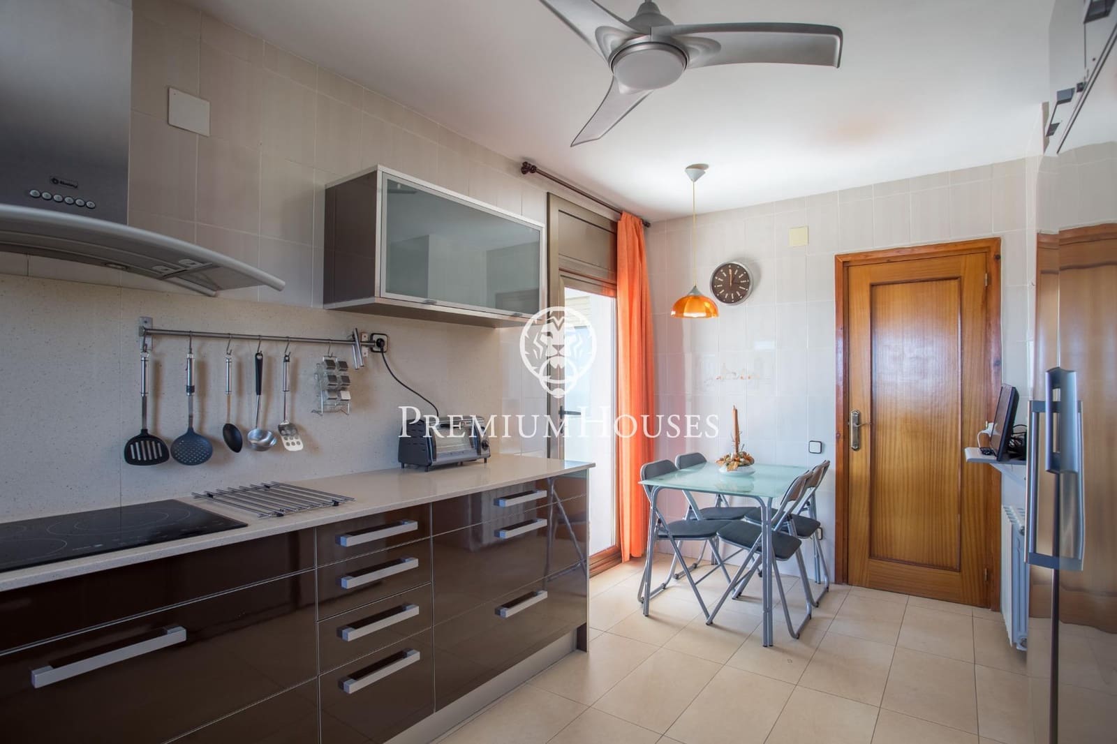 6 soverom Villa til salgs i Alella med garasje - € 995 000 (Ref: 9205040)
