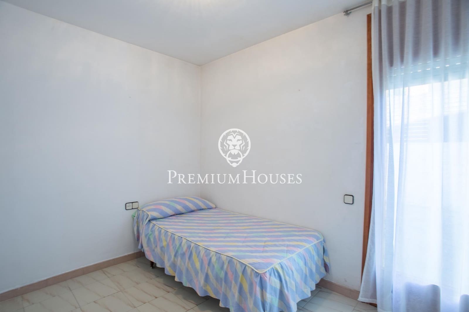 6 soverom Villa til salgs i Alella med garasje - € 995 000 (Ref: 9205040)